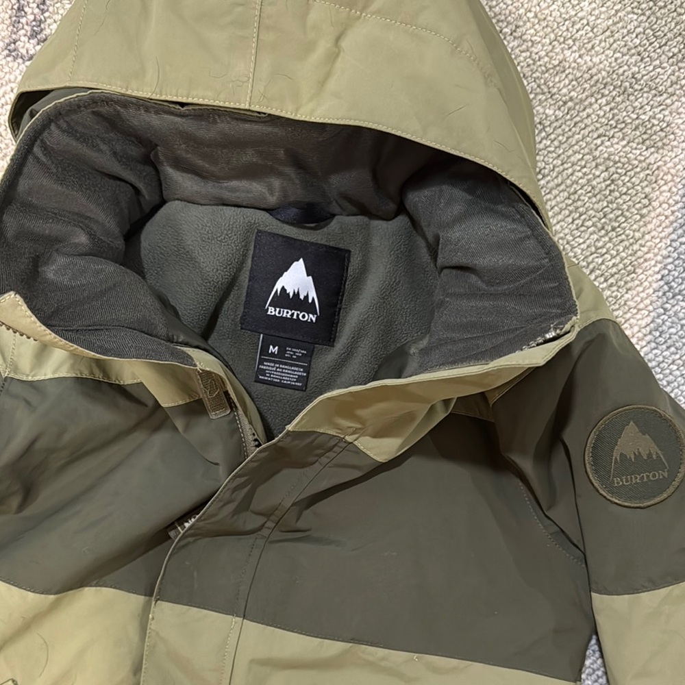 Burton boys’ ski jacket. Worn one season. - Picture 2 of 3